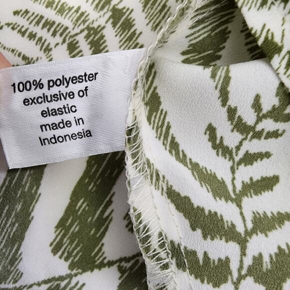 Lane Bryant Womens Flutter-Sleeve Crew Neck Top Sz 22 Olive Leaves Floral Whimsy - Picture 8 of 9